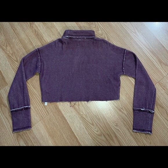 NWT Out From Under Raw Cut Off Hem Crop Long Sleeve Thermal Turtleneck Top Small - Picture 6 of 12
